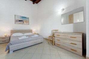 Room - Villa Nuragica - Classic Apartment (Nuraxi Figus)