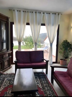 Unclassified image, 4 of 18, button - Villa Nuragica – Room with Private Bathroom (Nuraxi Figus)