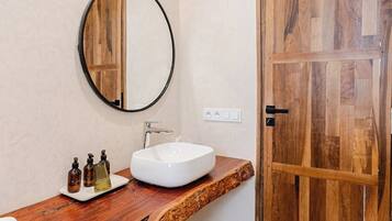 Chambre Double Supérieure, vue sur le désert | Salle de bain