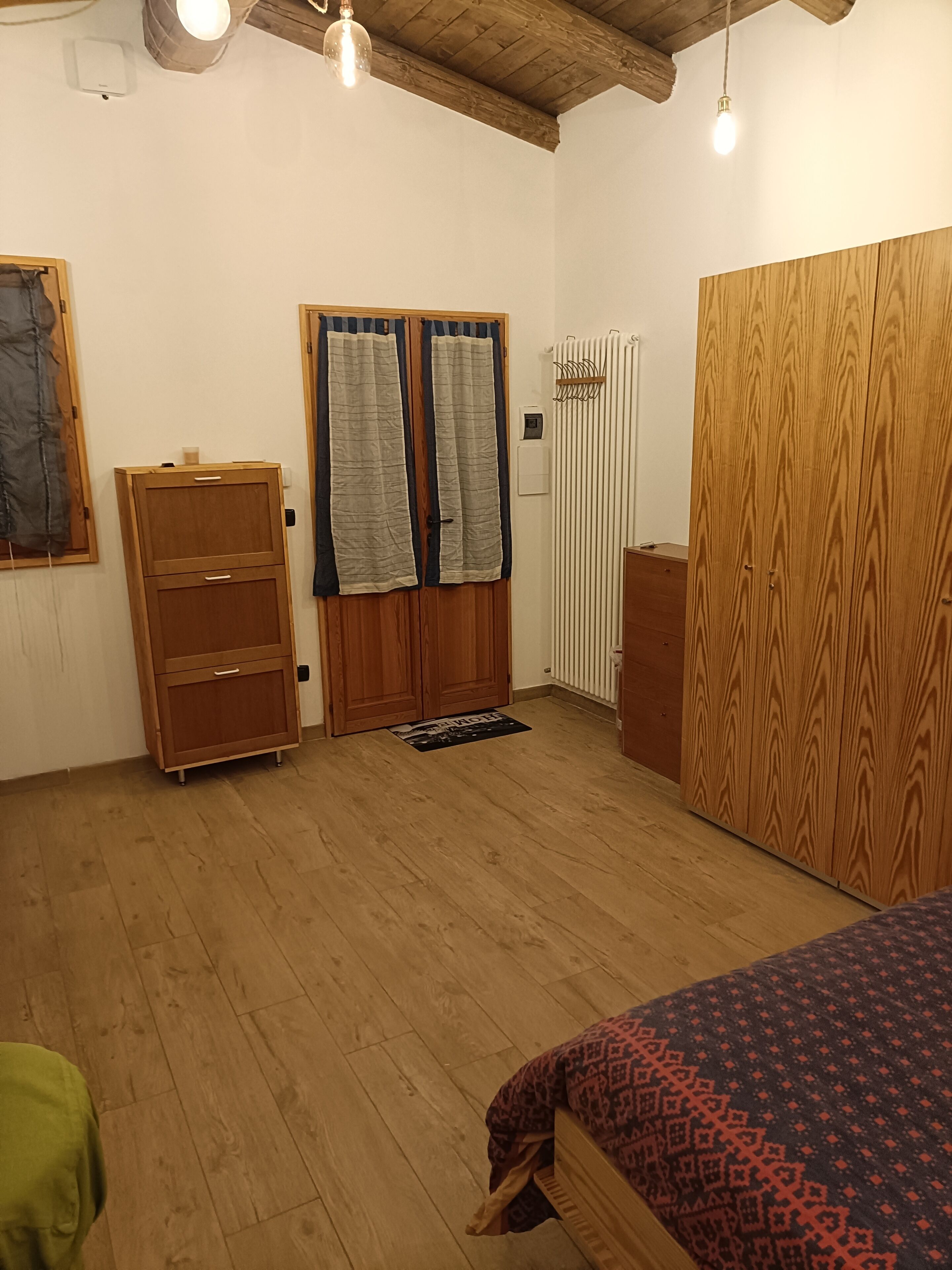 Fer et planche à repasser, accès Internet, draps fournis