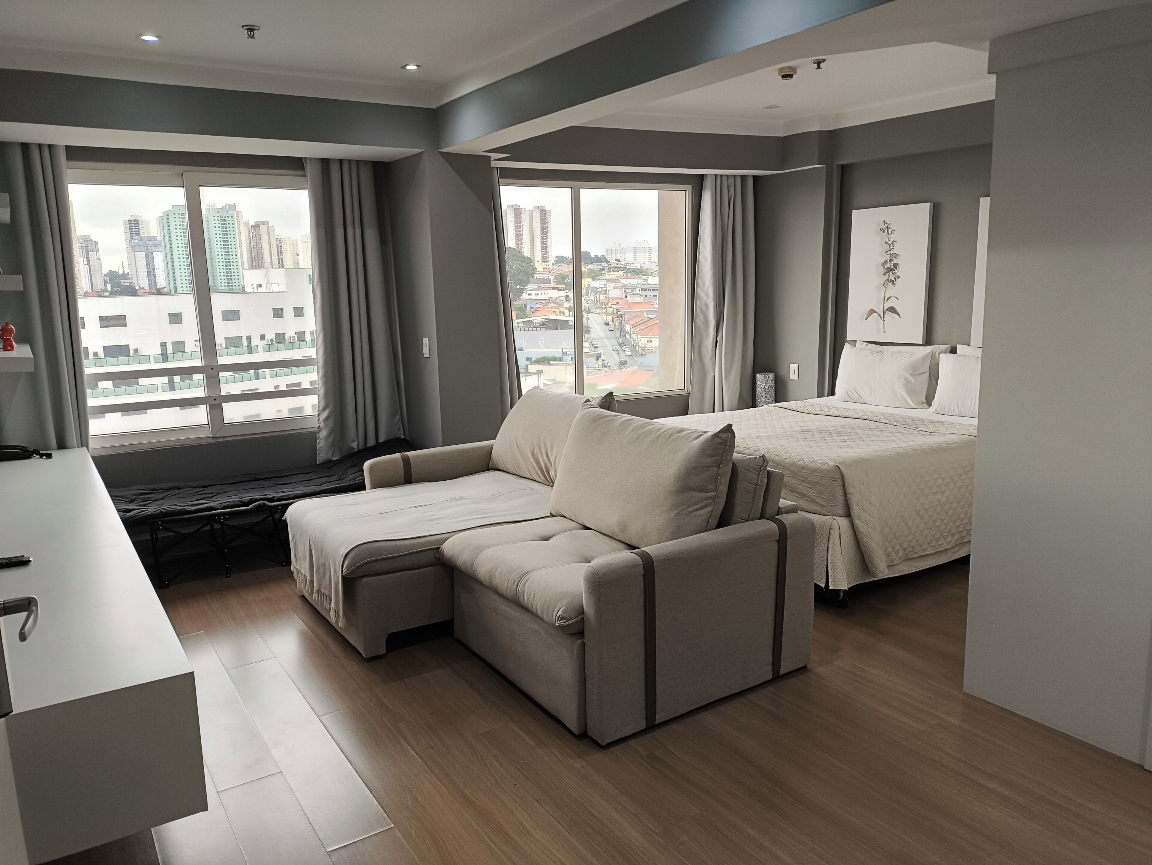1 chambre, coffres-forts dans les chambres, fer et planche à repasser
