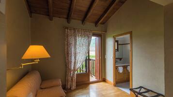 Chambre Junior, balcon | Wi-Fi gratuit