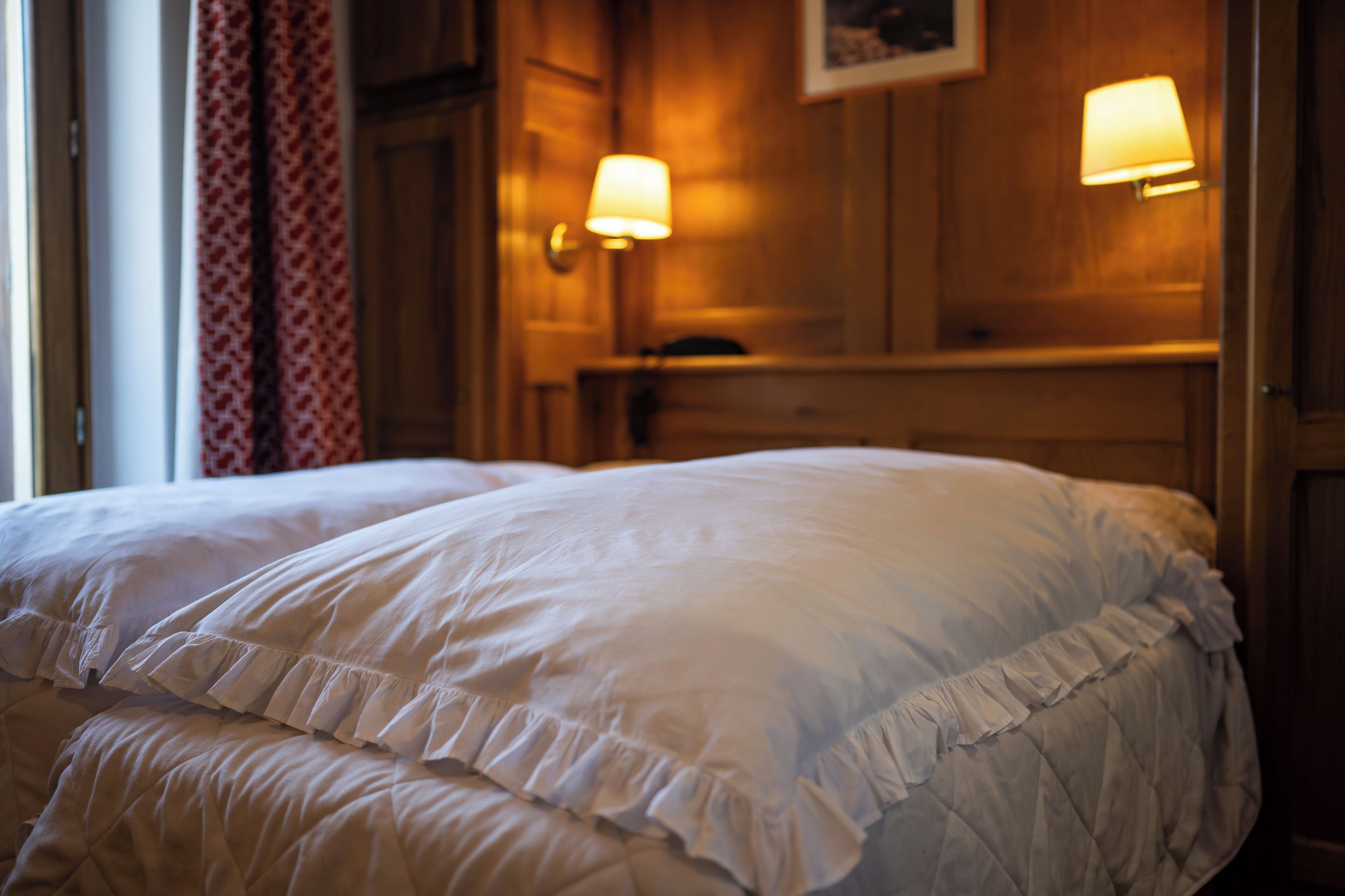 Phòng phong cách cổ điển, ban công