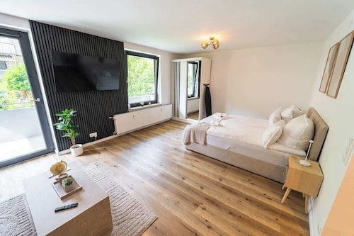 Hanseperle - Balkon, Smart-TV, zentral in Bremen