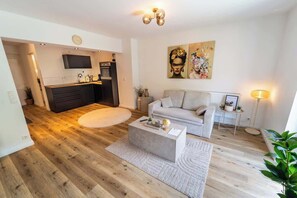 Living area - Hanseperle - Balkon, Smart-TV, zentral in Bremen (Bremen)