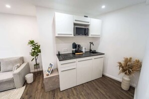Frigorifero, microonde, forno, macchina per tè/caffè