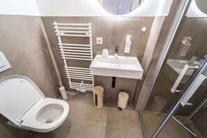 Dusche, Haartrockner, Shampoo