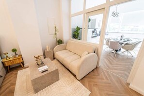 Living area - Suite am Tor | Zentral im Viertel | Modern & groß (Bremen)