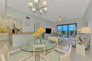 Interior - Habor Towers 721 - Tropical Sands Accommodations (Siesta Key)