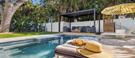 Piscine extérieure, piscine chauffée