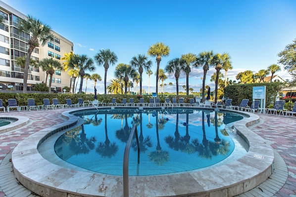 Pool - Harbor Towers 326 - Tropical Sands Accommodations (Siesta Key)