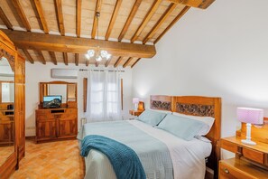 3 bedrooms, iron/ironing board, travel cot, free WiFi - CASA VECCIANO essence of Tuscany (Toscana)