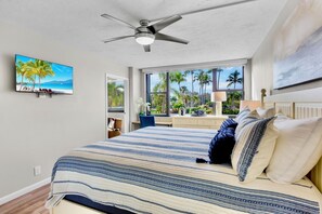 2 bedrooms, desk, iron/ironing board, free WiFi - Harbor Towers 221 - Tropical Sands Accommodations (Siesta Key)