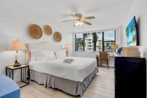 3 bedrooms, iron/ironing board, free WiFi, bed sheets - Harbor Towers 216 - Tropical Sands Accommodations (Siesta Key)
