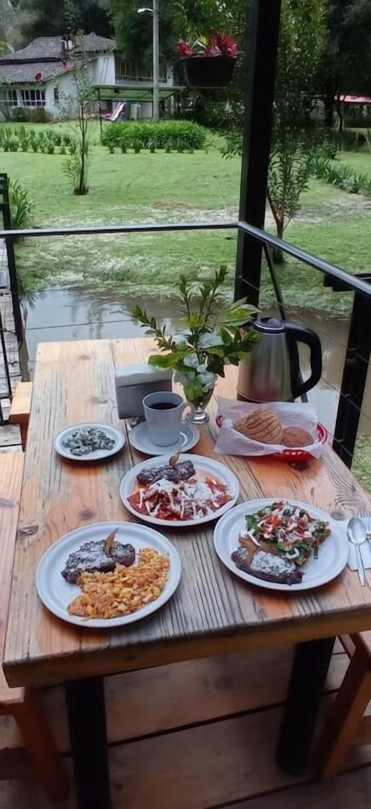 Desayuno completo incluido todos los días