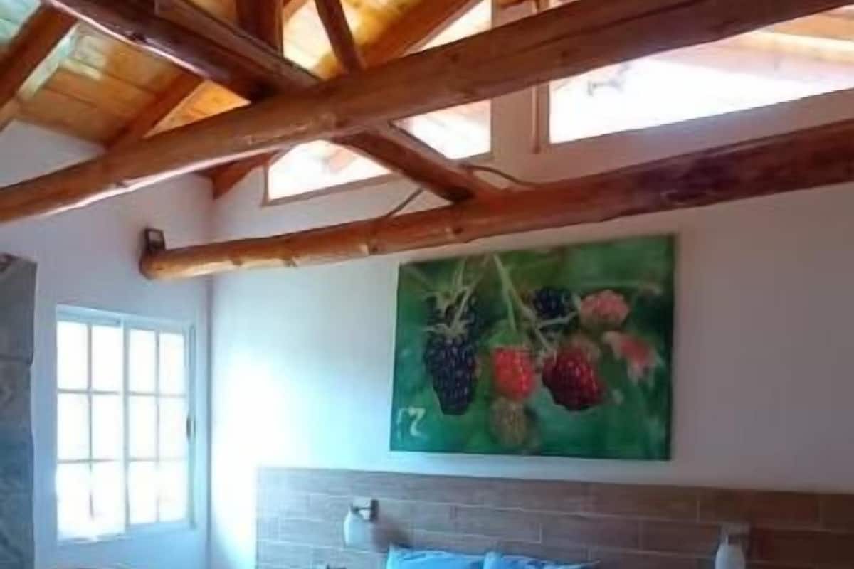 Habitación superior | Caja de seguridad en la habitación y cortinas blackout