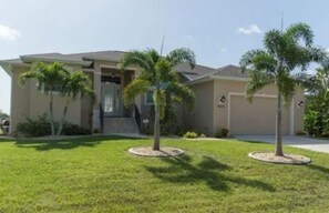 Exterior - Beautiful Canal front 3 bedroom home with boat dock in Punta Gorda (Punta Gorda)
