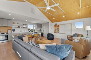 Smart TV - New Oceanside Home, Steps to Beach w/ Private Hot Tub (Salvo)