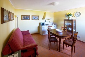 Interior - Apartment 'San Bartolo 1C' with Shared Pool, Wi-Fi, and Air Conditioning (Barberino Val D'elsa)