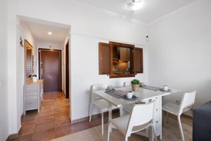 Dining - Isla Canela Apartment with Marsh Views, Shared Pool and Wi-Fi (Ayamonte)