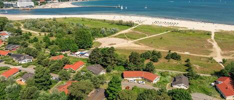 Una spiaggia nelle vicinanze