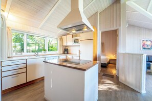 Fridge, microwave, oven, stovetop - Beach view vacation home 20 (Lübeck-Travemünde)