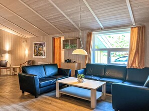 TV, fireplace, DVD player, stereo - Beach view vacation home 02 (Lübeck-Travemünde)