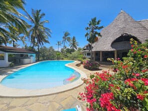 Ảnh chưa phân loại, 2 trong số 35 ảnh, nút