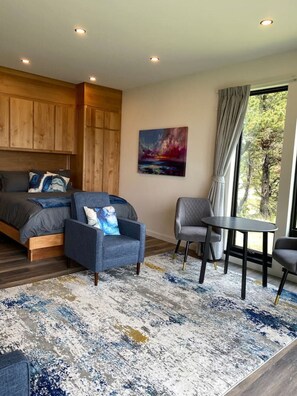 Una scrivania, ferro/asse da stiro, Wi-Fi, lenzuola