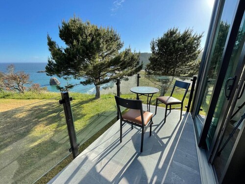 Most Spectacular Ocean Views - Westside Residence