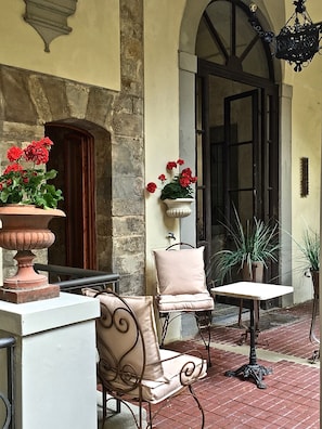 Terrace/patio - DUOMO, your private garden in TORRE: THE SFINGE OF THE SECRET GARDEN. (Firenze)