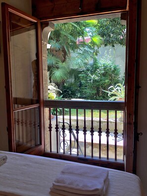 1 bedroom, free WiFi, bed sheets - DUOMO, your private garden in TORRE: THE SFINGE OF THE SECRET GARDEN. (Firenze)