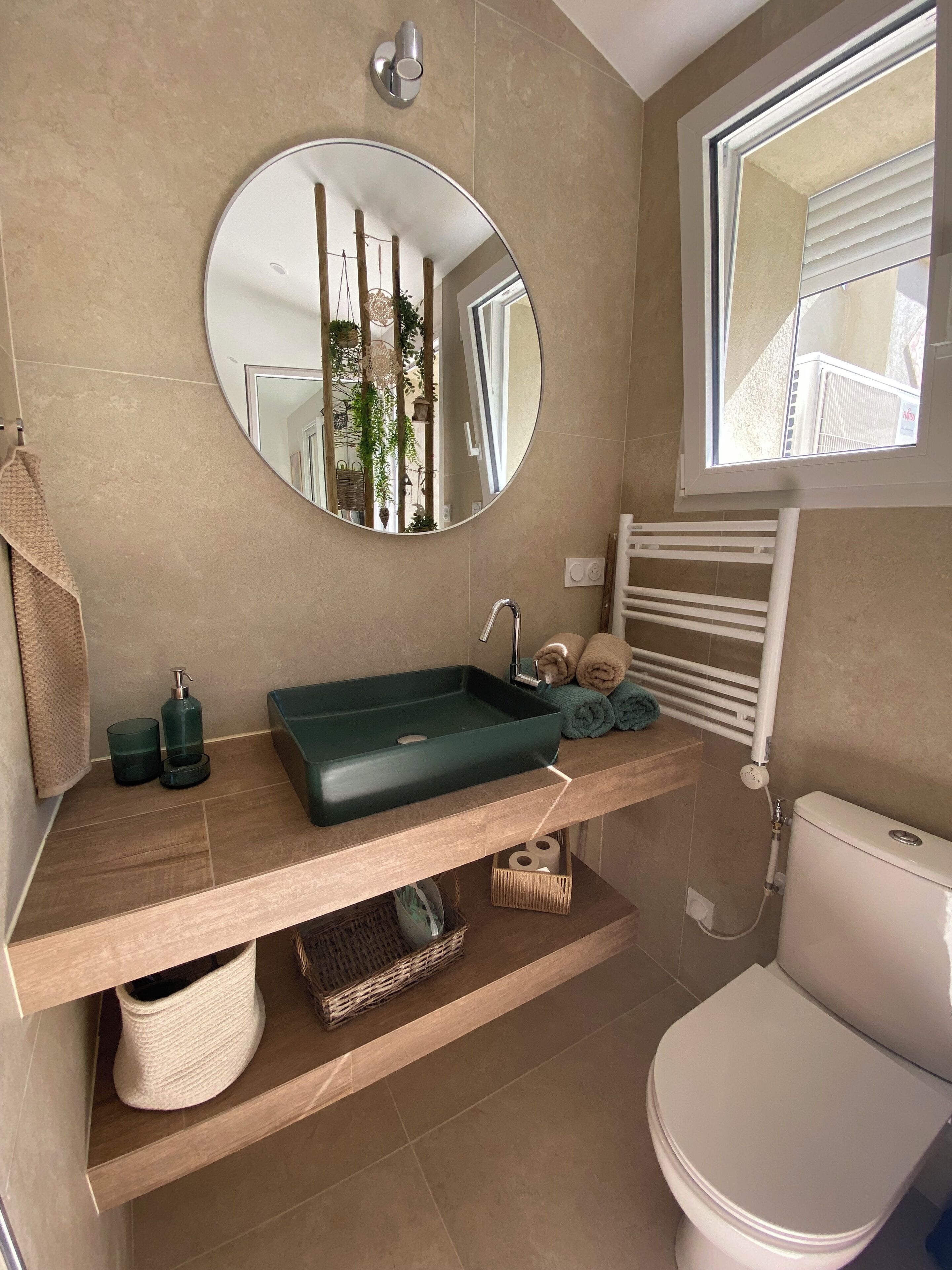 Chuveiro, secador de cabelo