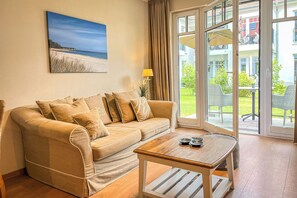 Unclassified image, 3 of 45, button