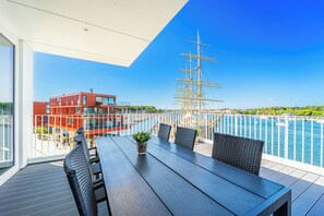 Outdoor dining - Promenade Villa 03 Apartment 10 (Lübeck-Travemünde)
