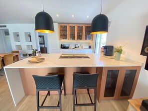 Private kitchen - Stylish villa in excellent location near Marbella (Marbella)