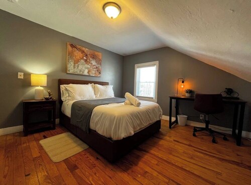 2-bedroom apartment in enchanting Providence