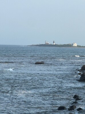 Luokittelematon kuva, 4 kautta 8, painike