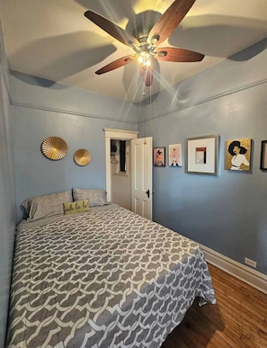 2 bedrooms, iron/ironing board, WiFi, bed sheets - Cozy 2-bedroom apartment in Pilsen Chicago (Chicago)