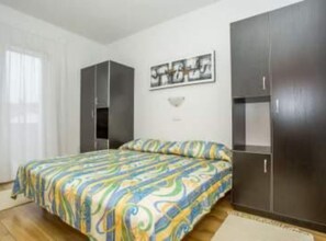 Apartment (One Bedroom Apartment With Terrace (C) | 8 bedrooms, cribs/infant beds, free WiFi - Apartments Macolić Rab (Rab)