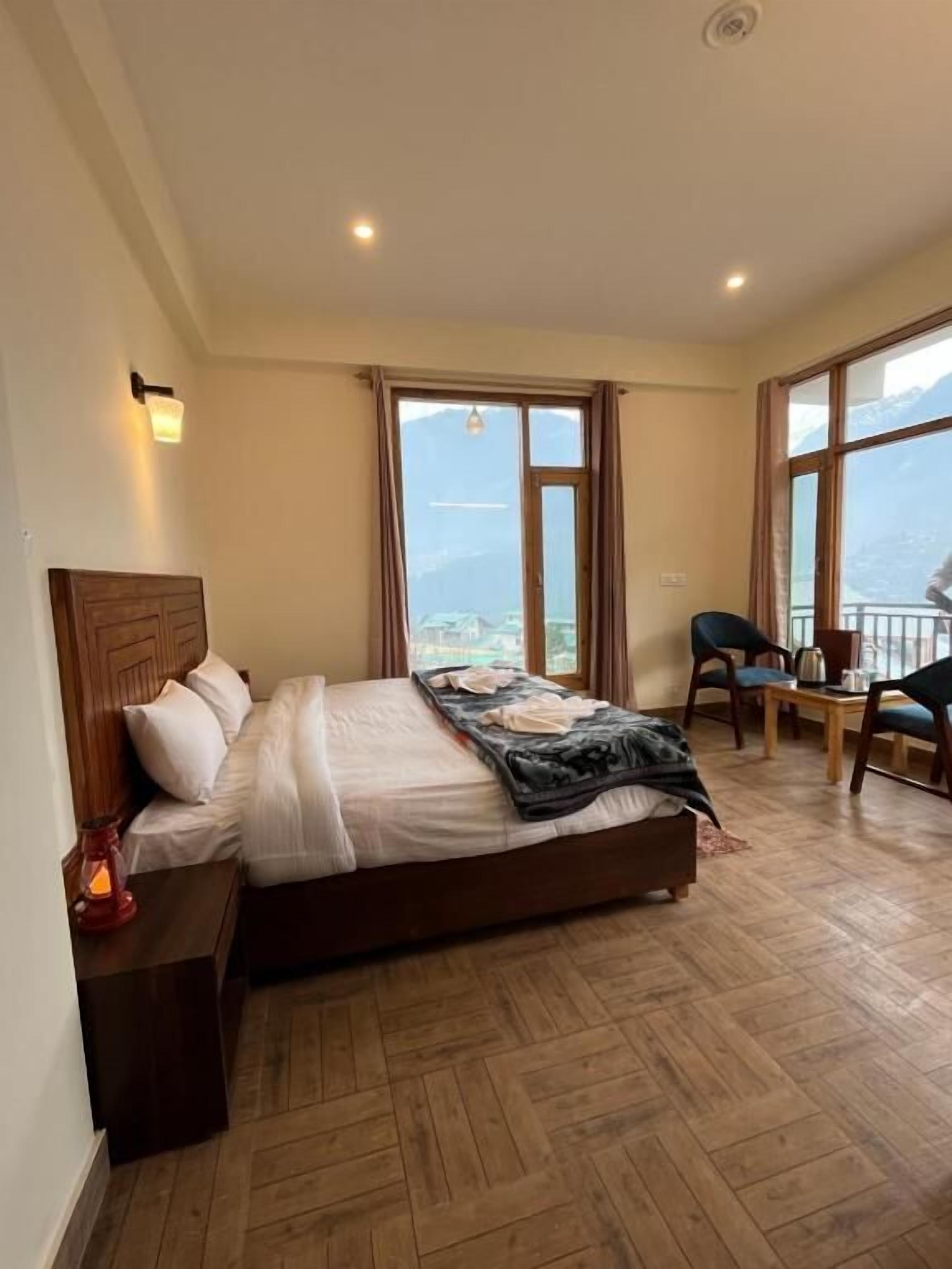 Iron/ironing board, free WiFi