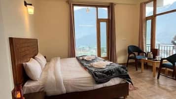 Iron/ironing board, free WiFi