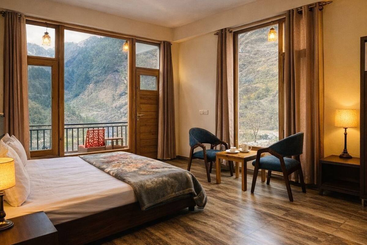Superior Single Room, Balcony, Mountain View