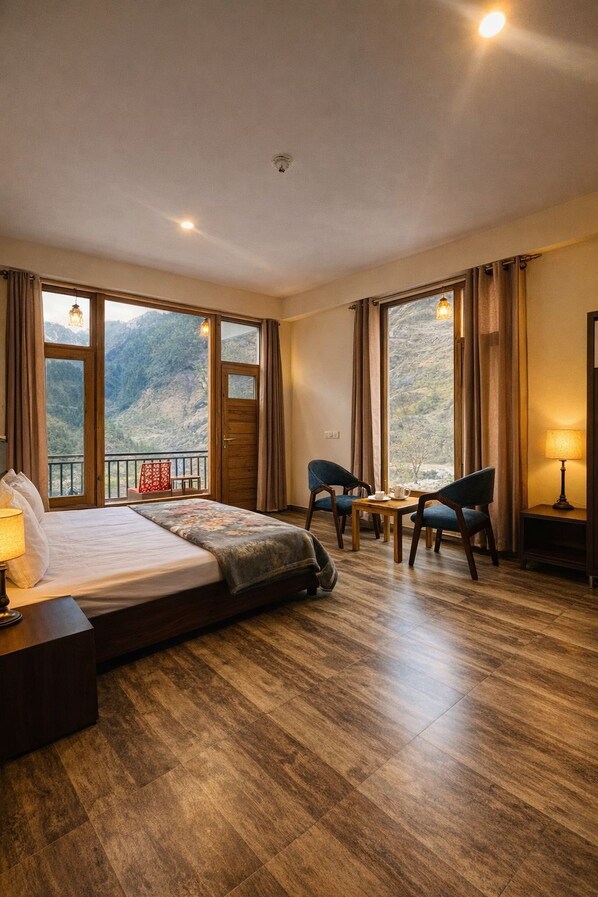 Superior Single Room, Balcony, Mountain View | Iron/ironing board, free WiFi