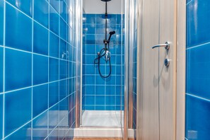 Shower, hair dryer, towels - Elegance and Relaxation Steps from Florence’s City Center (Firenze)