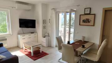 Apartment (Two Bedroom Apartment with Terrace) | Property amenity