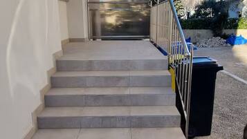 Apartment (Two Bedroom Apartment with Terrace) | Exterior