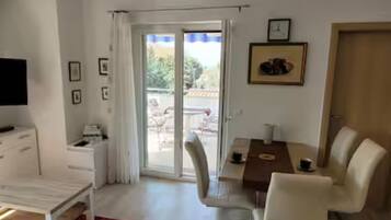 Căn hộ (Two Bedroom Apartment with Terrace) | Tiện nghi, dịch vụ nơi lưu trú