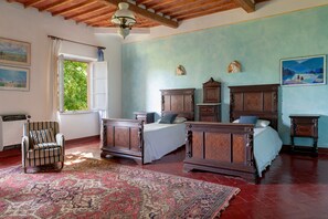 8 chambres, fer et planche à repasser, Wi-Fi, literie fournie