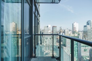 Luokittelematon kuva, 2 kautta 10, painike